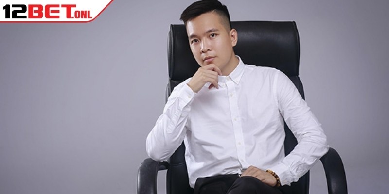CEO Nguyễn Thành Vinh với thành tích học tập ấn tượng, tạo nền tảng vững chắc